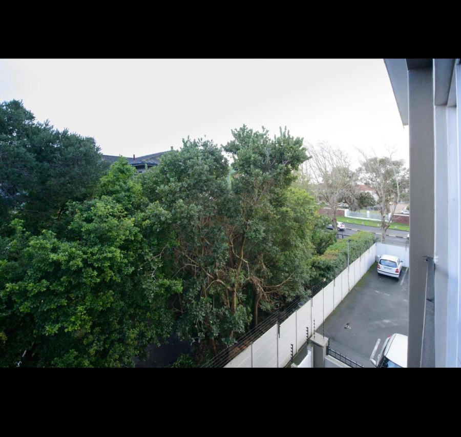 To Let 2 Bedroom Property for Rent in Kenilworth Western Cape